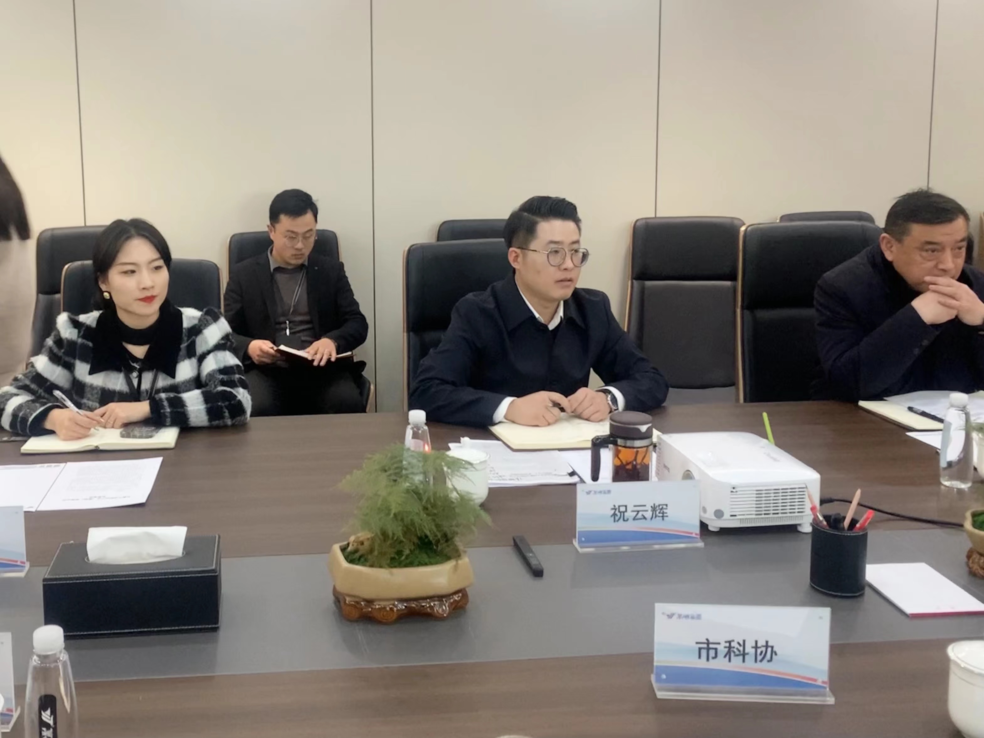 宿州市政府副秘書長高強一行領導蒞臨萬碩集團調(diào)研指導