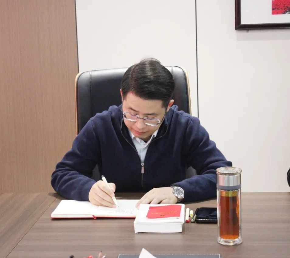 黨員活動日 | 宿州市委網(wǎng)信辦副主任吳良棟蒞臨萬碩集團作“深入學習貫徹習近平新時代中國特色社會主義思想”主題教育專題黨課 黨員活動日 | 宿州市委網(wǎng)信辦副主任吳良棟蒞臨萬碩集團作“深入學習貫徹習近平新時代中國特色社會主義思想”主題教育專題黨課